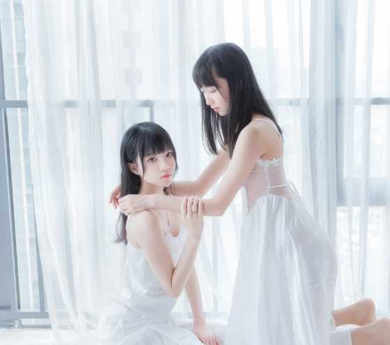 木绵绵OwO与樱桃喵《朝(白裙×白裙)》写真赏析：双倍纯白暴击，这波清晨福利绝了