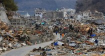 地震已致32人遇难 仍有2人失联 地震对海东造成什么影响