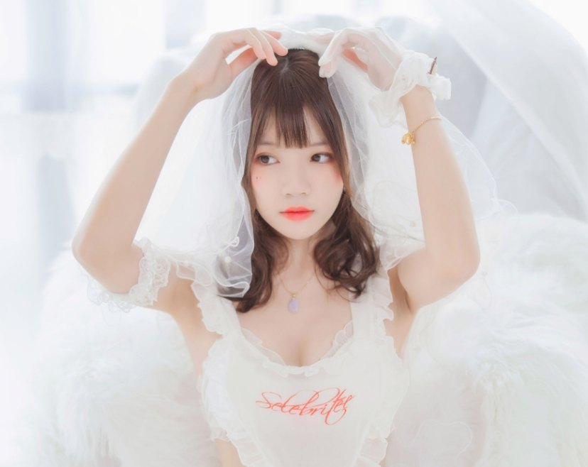 轻纱飘逸，梦幻迷离——桜桃喵《轻纱》的浪漫演绎 第1张