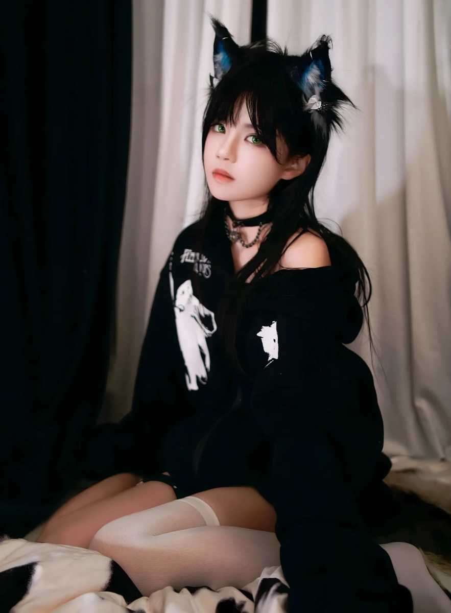 这种缅因猫谁顶得住?桜桃喵新作《缅因猫猫》赏析:这眼神真的有毒! 第1张 这种缅因猫谁顶得住?桜桃喵新作《缅因猫猫》赏析:这眼神真的有毒! 第1张