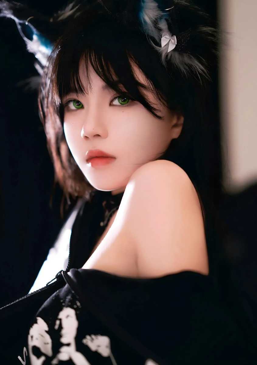 这种缅因猫谁顶得住?桜桃喵新作《缅因猫猫》赏析:这眼神真的有毒! 第2张 这种缅因猫谁顶得住?桜桃喵新作《缅因猫猫》赏析:这眼神真的有毒! 第2张